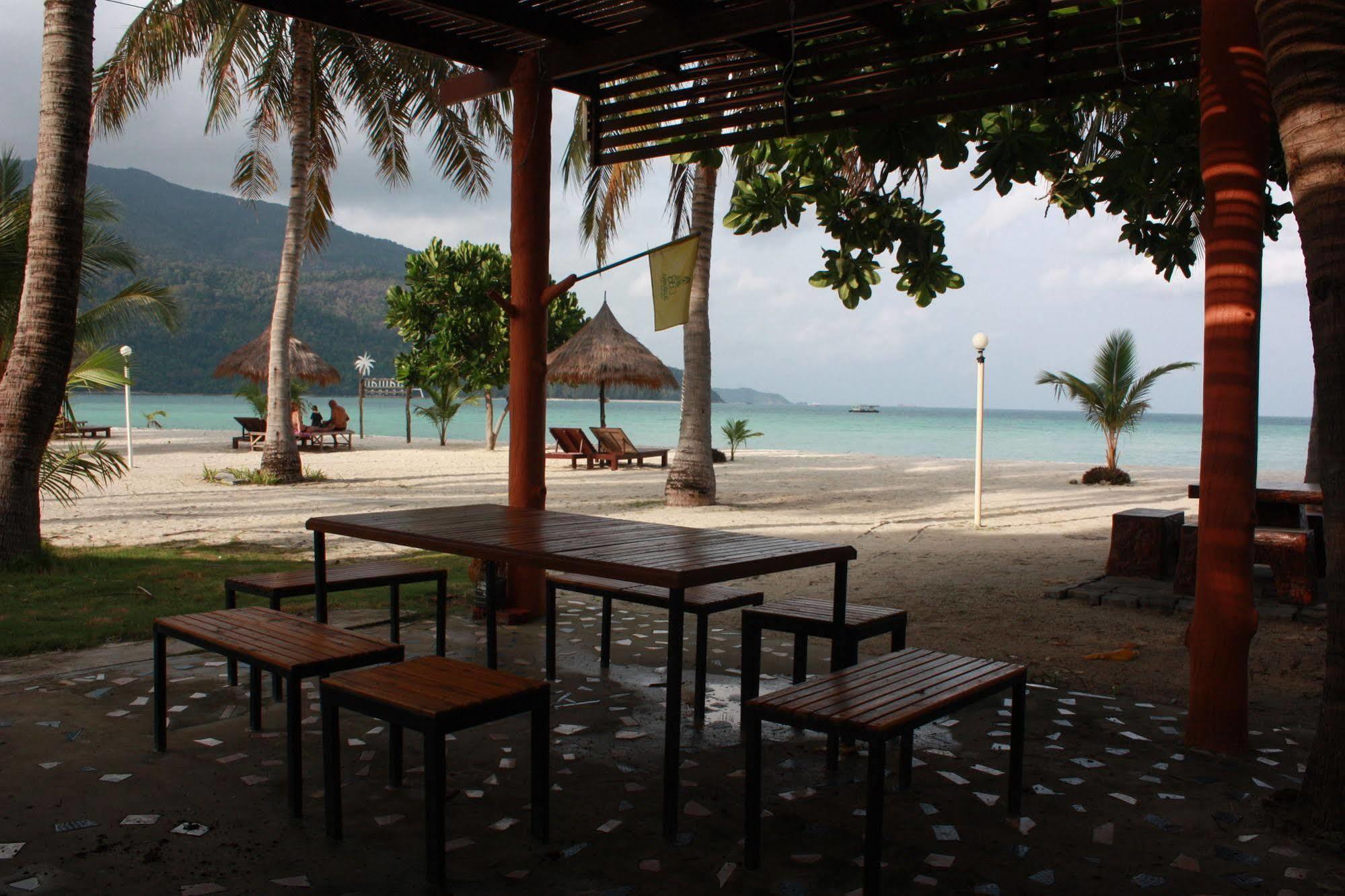 Andaman Beach Resort Lipe Extérieur photo