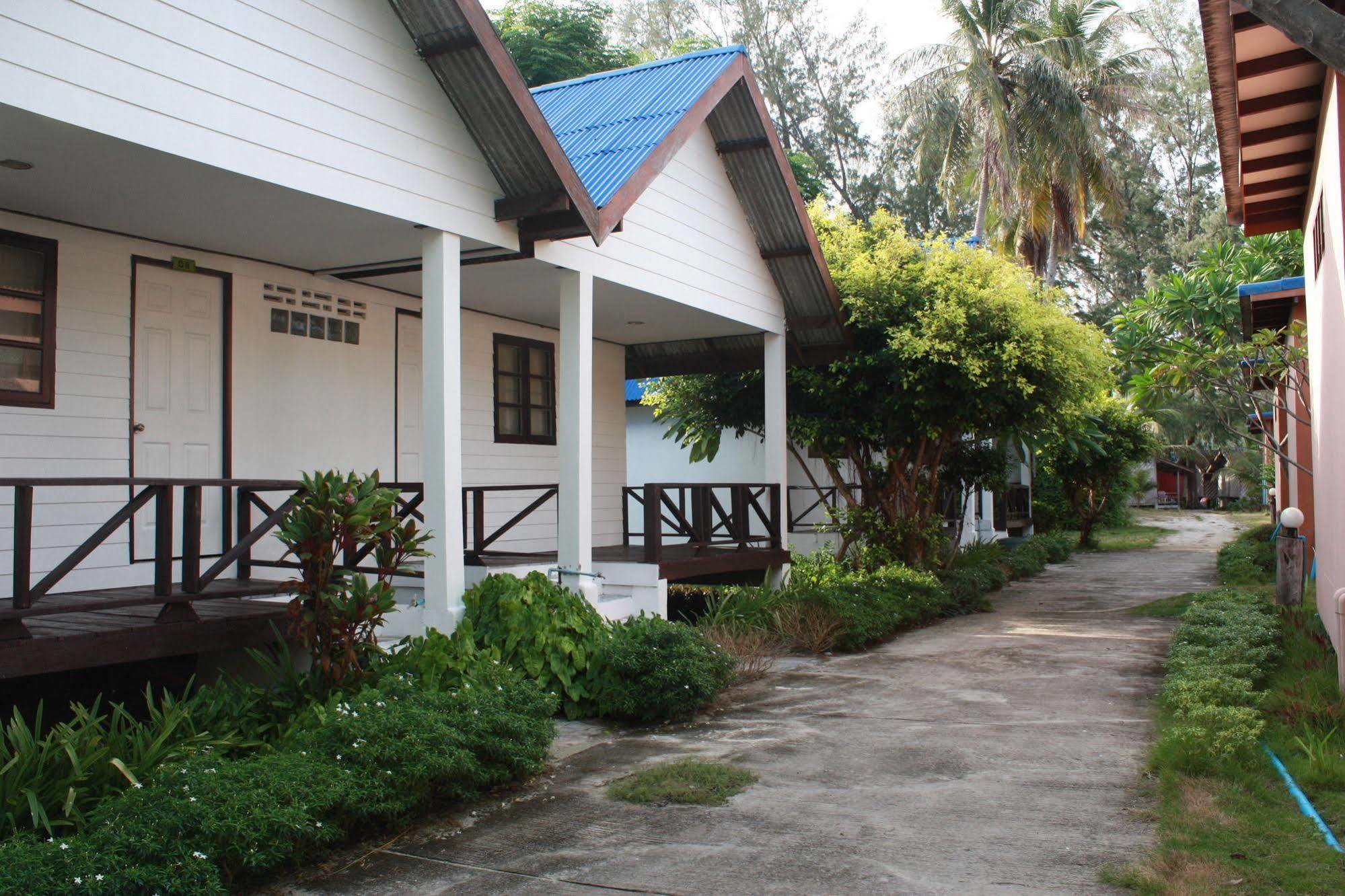 Andaman Beach Resort Lipe Extérieur photo